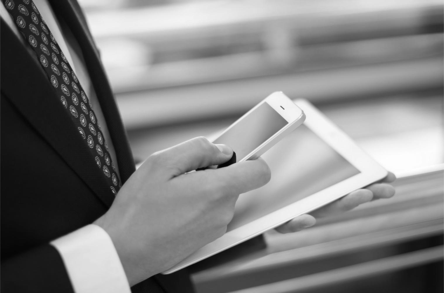 Workshopteilnehmer bei der praktischen Übung mit Finanztools